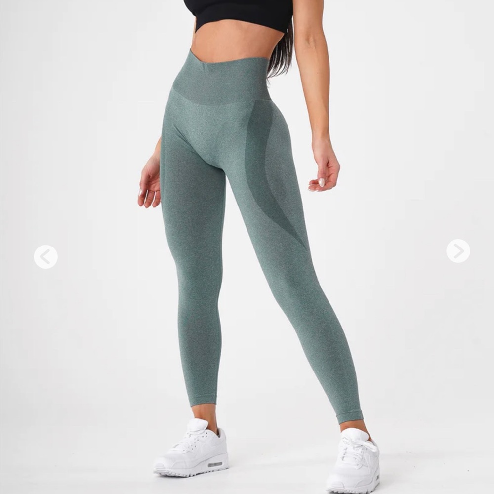 NVGTN- Forest Green Contour Seamless- Size Small